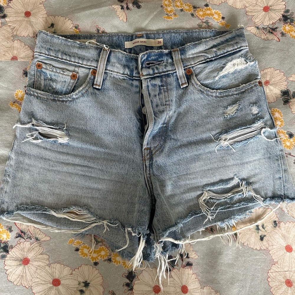 Levi’s wedgie shorts